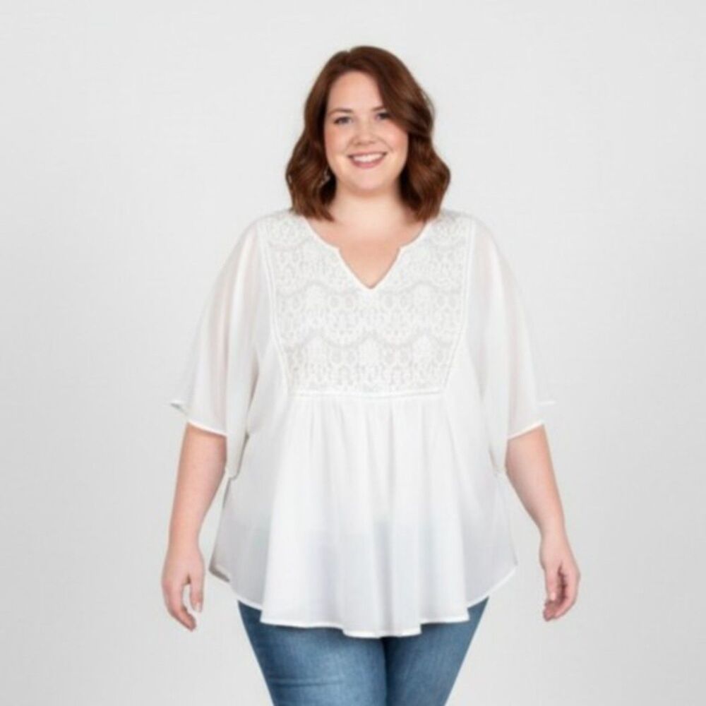 TORRID Butterfly Sleeve, Lace front Blouse, Size 3